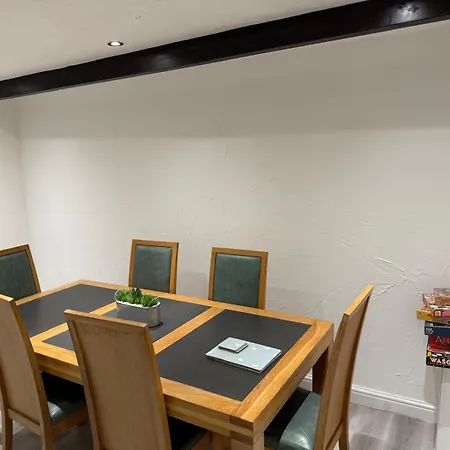 Swallow 度假居 米德尔赫姆